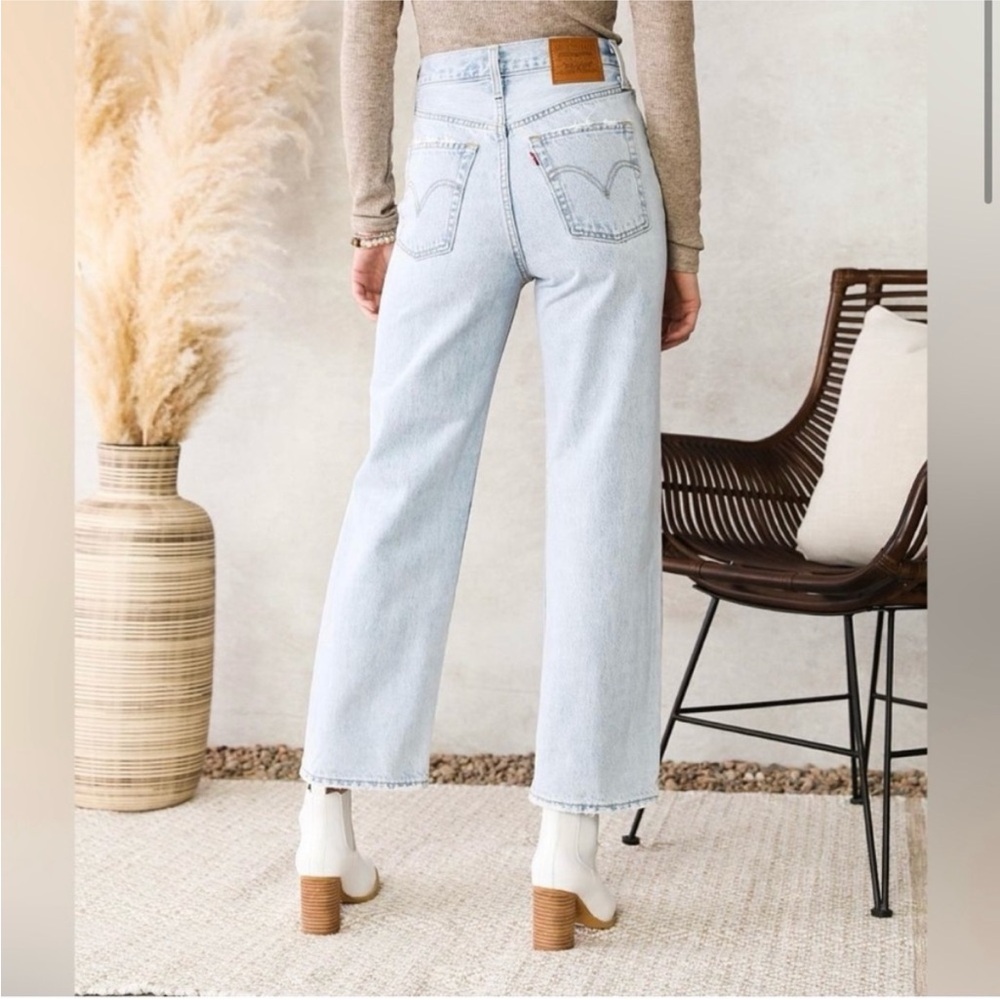 Levi's Premium Ribcage Straight Ankle
Button Fly Light Wash Jeans